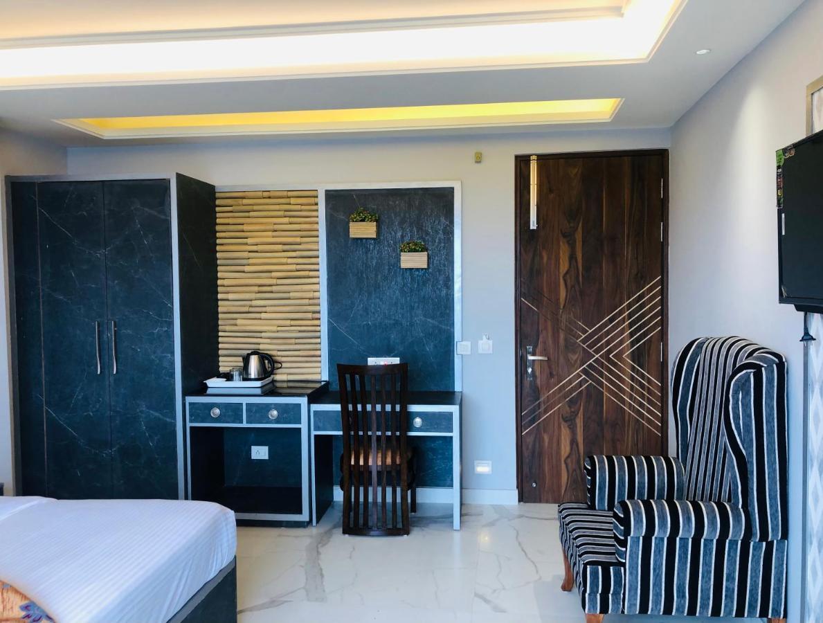 The Westberry 50Mtrs Offroading And 50 Mtrs Nature Path Bed & Breakfast Shimla Luaran gambar